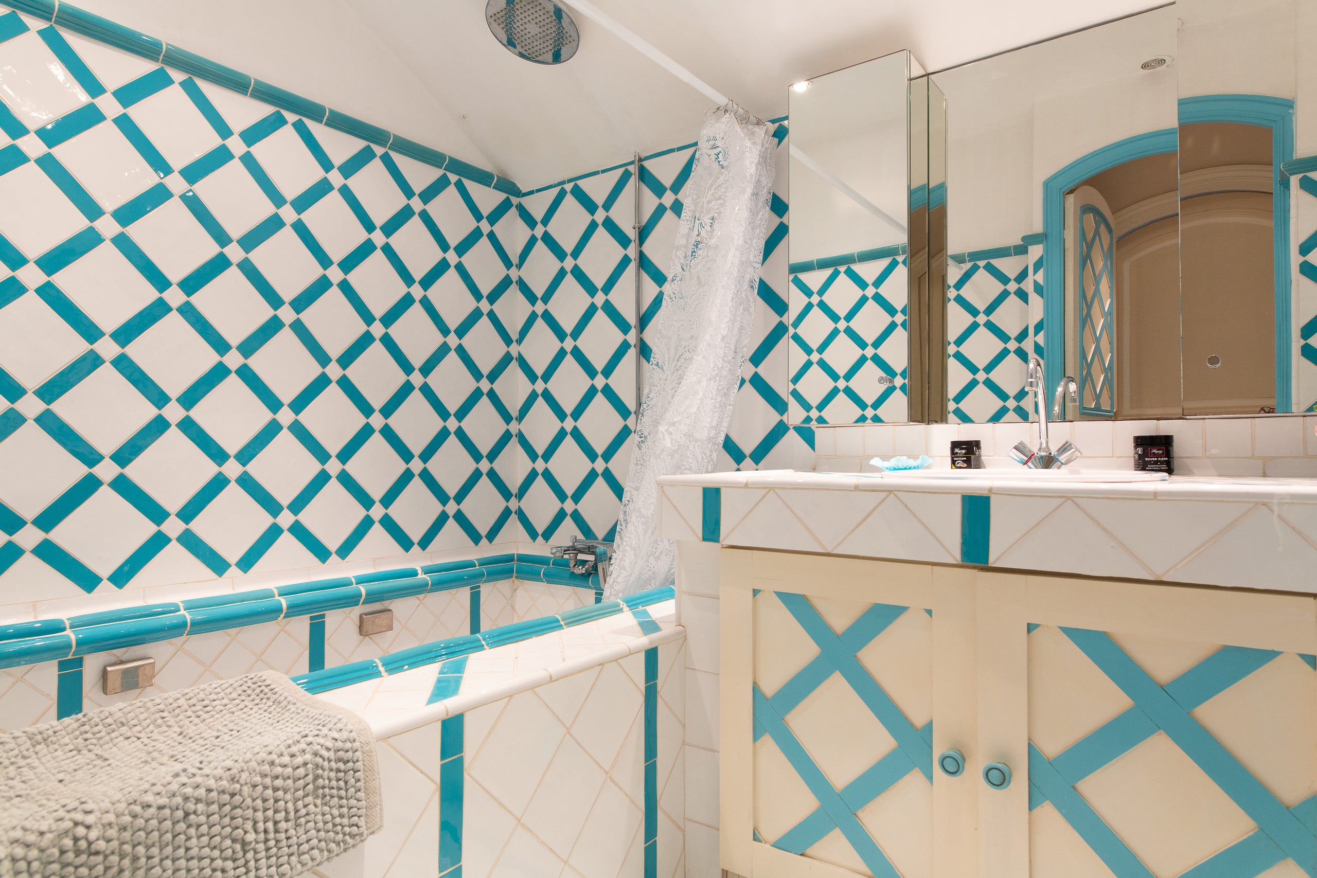 Turquoise bathroom