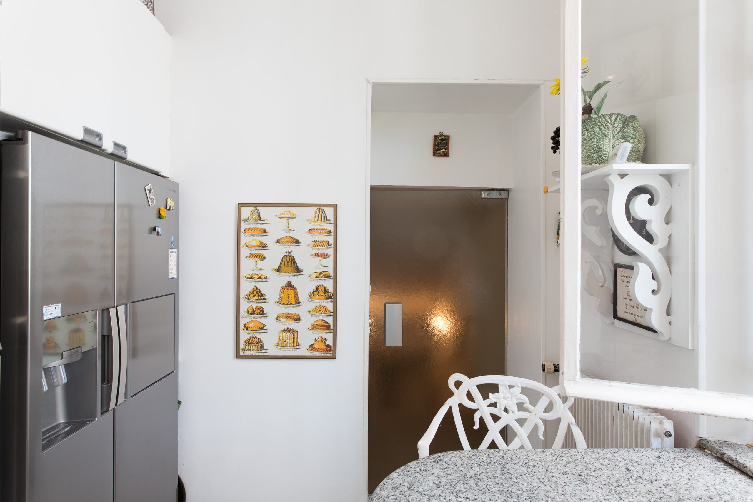 Kitchen breakfast area