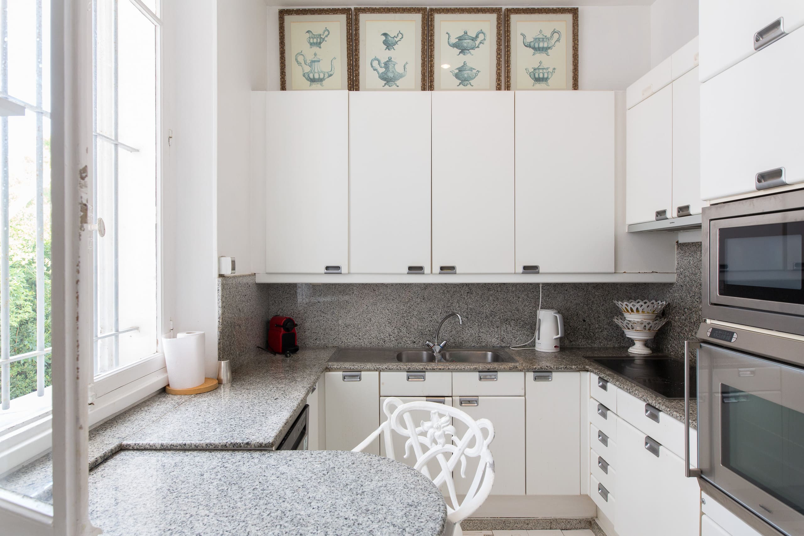 White full kitchen