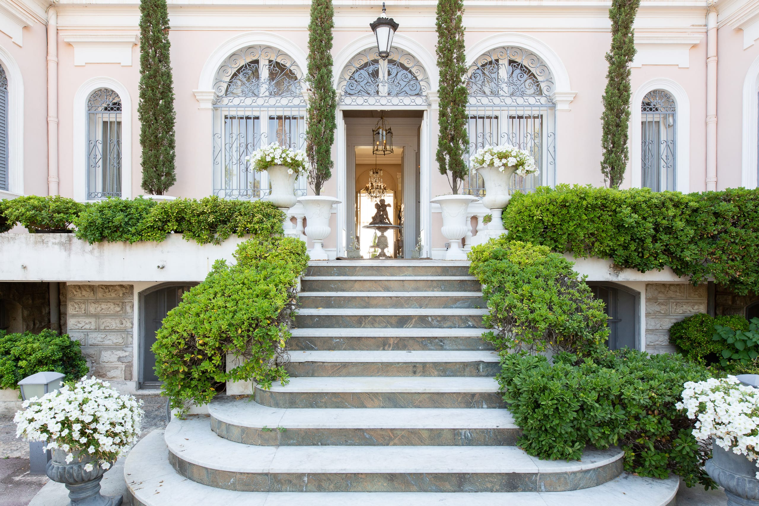 The elegant garden façade of Château Algarve